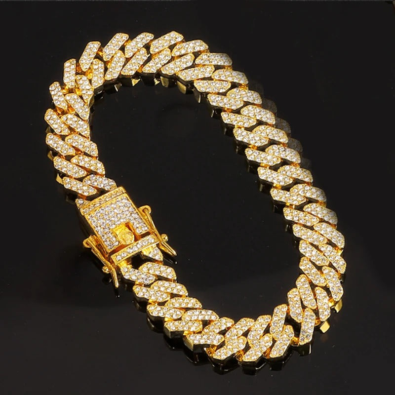 Sophisticated Men’s Luxury Highly Polished Silver-Plated Bold Cuban Link Chain Bracelet