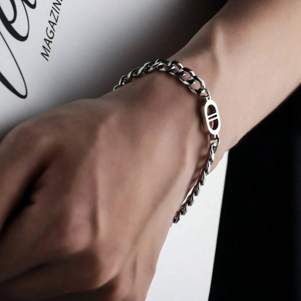 Durable Unisex Bold Stainless Steel Cuban Link Bracelet with Non-Tarnish and Waterproof Finish