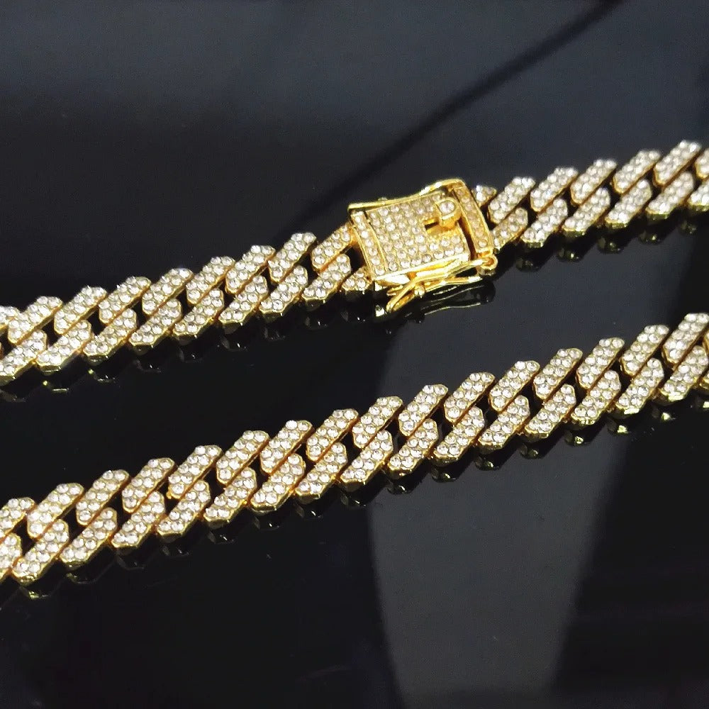 Sophisticated Men’s Luxury Highly Polished Silver-Plated Bold Cuban Link Chain Bracelet